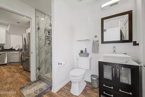 Bath - 3422 E Avalon Dr, Phoenix, AZ 85018 photo 2 of 6