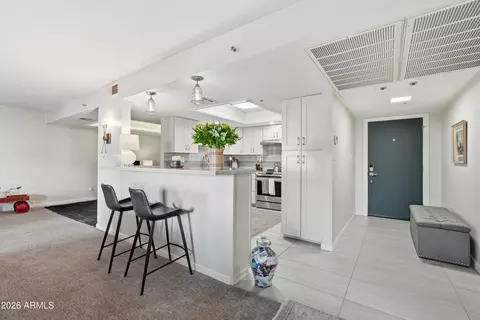 7840 E Camelback Rd #211, Scottsdale, AZ 85251