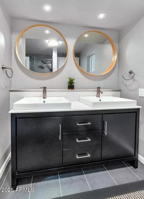 Bath - 2041 E Alameda Dr, Tempe, AZ 85282 photo 4 of 5