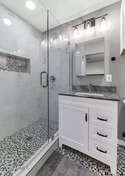 Bath - 2041 E Alameda Dr, Tempe, AZ 85282 photo 3 of 5