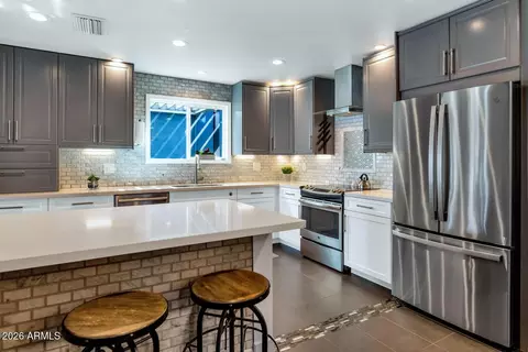Kitchen - 2041 E Alameda Dr, Tempe, AZ 85282 photo 2 of 2