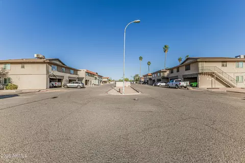 Exterior - 4733 E Belleview St, Phoenix, AZ 85008 photo 4 of 7