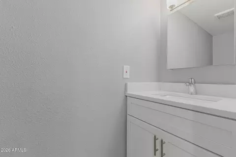Bath - 4733 E Belleview St, Phoenix, AZ 85008 photo 2 of 3