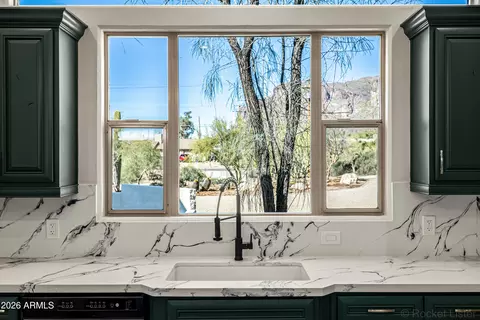 Kitchen - 6157 E Broadway Ave, Apache Junction, AZ 85119 photo 4 of 6