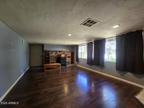 Living - 118 E Frontier St, Payson, AZ 85541 photo 2 of 5