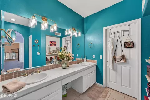 Bath - 1539 E Winged Foot Rd, Phoenix, AZ 85022 photo 3 of 6