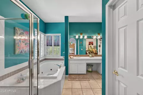 Bath - 1539 E Winged Foot Rd, Phoenix, AZ 85022 photo 2 of 6
