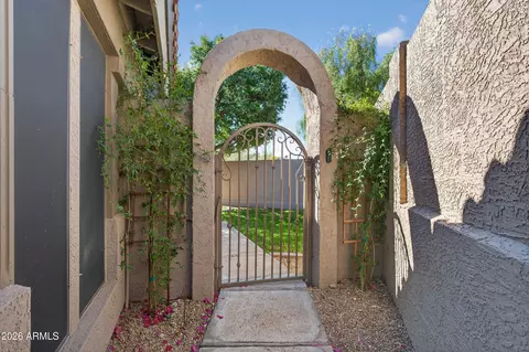Exterior - 1539 E Winged Foot Rd, Phoenix, AZ 85022 photo 6 of 21