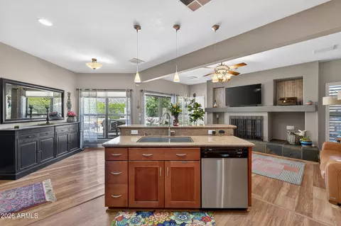 Kitchen - 1539 E Winged Foot Rd, Phoenix, AZ 85022 photo 7 of 7