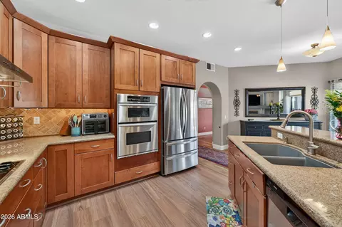 Kitchen - 1539 E Winged Foot Rd, Phoenix, AZ 85022 photo 2 of 7