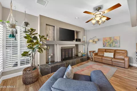 Living - 1539 E Winged Foot Rd, Phoenix, AZ 85022 photo 4 of 4