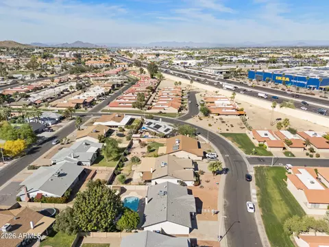View/Area - 11830 S Eagleman Dr, Phoenix, AZ 85044 photo 3 of 5