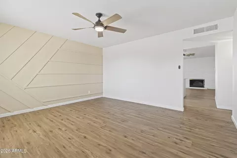 Living - 11830 S Eagleman Dr, Phoenix, AZ 85044 photo 2 of 4