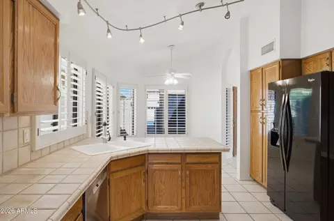 Kitchen - 37 E Greentree Dr, Tempe, AZ 85284 photo 3 of 3