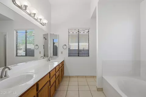 Bath - 37 E Greentree Dr, Tempe, AZ 85284 photo 1 of 4
