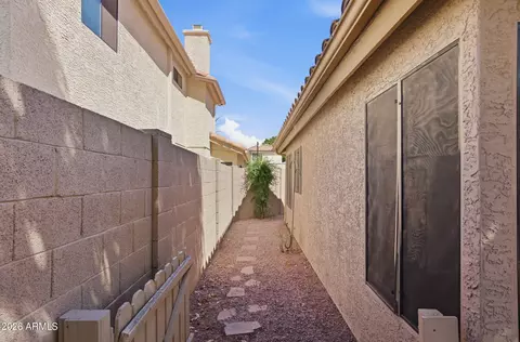 Exterior - 37 E Greentree Dr, Tempe, AZ 85284 photo 6 of 9