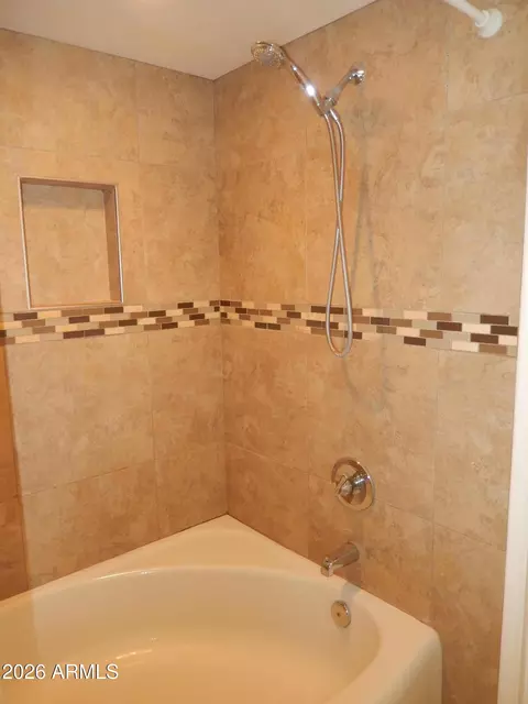 Bath - 3618 E Montecito Ave, Phoenix, AZ 85018 photo 8 of 8