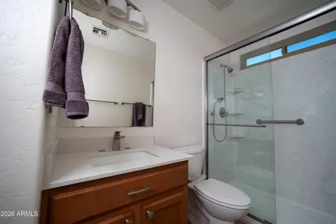 Bath - 1717 E Beautiful Ln, Phoenix, AZ 85042 photo 5 of 7