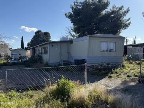 20581 E Prickly Pear Dr, Mayer, AZ 86333