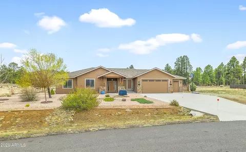 10418 Lundin Rd, Flagstaff, AZ 86004