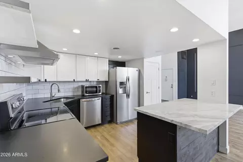 334 W Medlock Dr #C201, Phoenix, AZ 85013