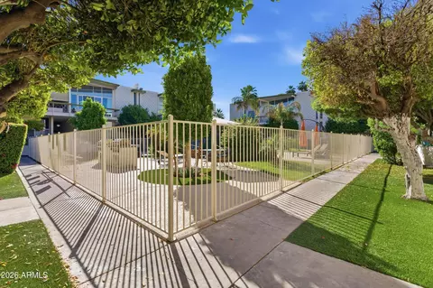 Exterior - 334 W Medlock Dr #C201, Phoenix, AZ 85013 photo 7 of 7
