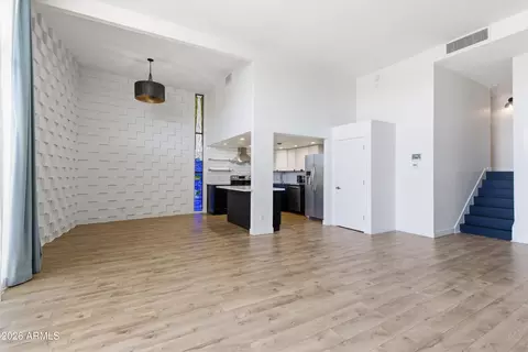 Living - 334 W Medlock Dr #C201, Phoenix, AZ 85013 photo 1 of 4