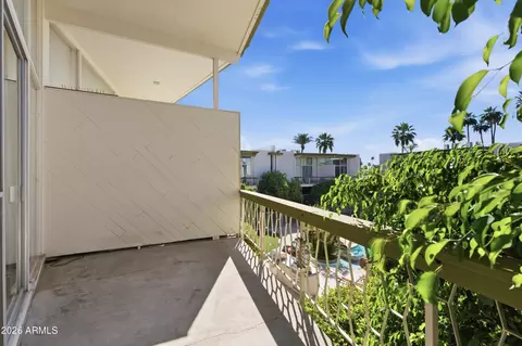 Exterior - 334 W Medlock Dr #C201, Phoenix, AZ 85013 photo 4 of 7