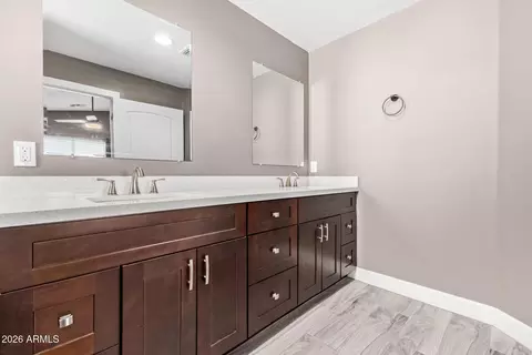 Bath - 2730 E Broadway Rd, Phoenix, AZ 85040 photo 1 of 3