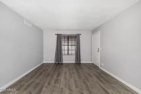 1077 W 1st St #106, Tempe, AZ 85281