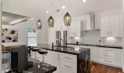 Kitchen - 10040 S 47th St, Phoenix, AZ 85044 photo 5 of 9