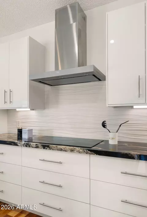 Kitchen - 10040 S 47th St, Phoenix, AZ 85044 photo 6 of 9