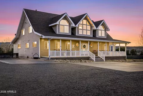 327 W 4th St, Eagar, AZ 85925