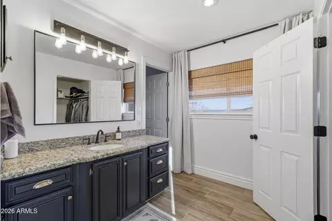 Bath - 327 W 4th St, Eagar, AZ 85925 photo 1 of 9