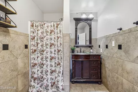 Bath - 327 W 4th St, Eagar, AZ 85925 photo 4 of 9