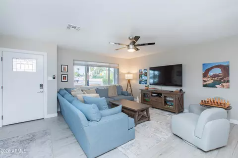 Living - 5541 E Cheery Lynn Rd, Phoenix, AZ 85018 photo 1 of 2