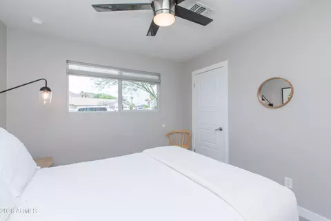 Bedroom - 5541 E Cheery Lynn Rd, Phoenix, AZ 85018 photo 5 of 9