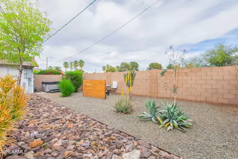 Exterior - 5541 E Cheery Lynn Rd, Phoenix, AZ 85018 photo 24 of 25