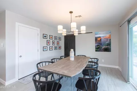 Dining - 5541 E Cheery Lynn Rd, Phoenix, AZ 85018 photo 1 of 4
