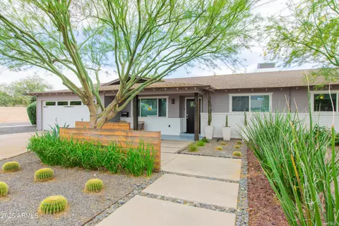 Exterior - 5541 E Cheery Lynn Rd, Phoenix, AZ 85018 photo 6 of 25