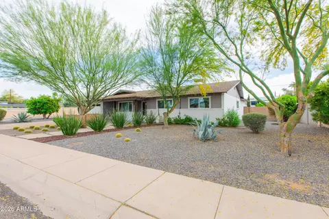 Exterior - 5541 E Cheery Lynn Rd, Phoenix, AZ 85018 photo 5 of 25