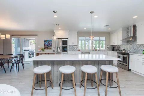 Kitchen - 5541 E Cheery Lynn Rd, Phoenix, AZ 85018 photo 1 of 8