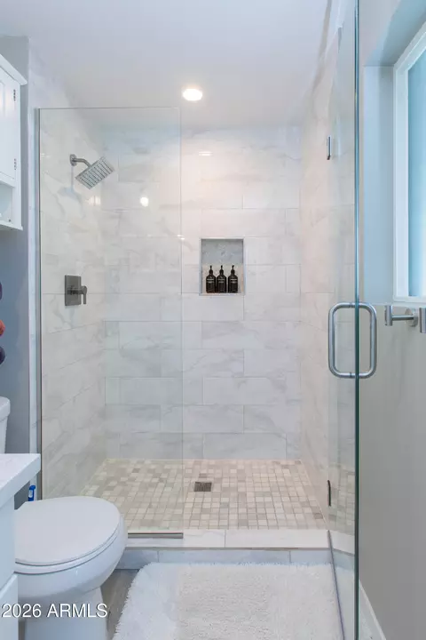 Bath - 5541 E Cheery Lynn Rd, Phoenix, AZ 85018 photo 7 of 7