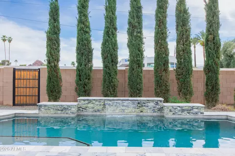 Exterior - 5541 E Cheery Lynn Rd, Phoenix, AZ 85018 photo 18 of 25