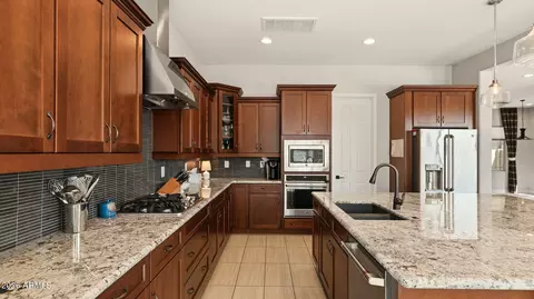 Kitchen - 4629 E Walter Way, Phoenix, AZ 85050 photo 2 of 2