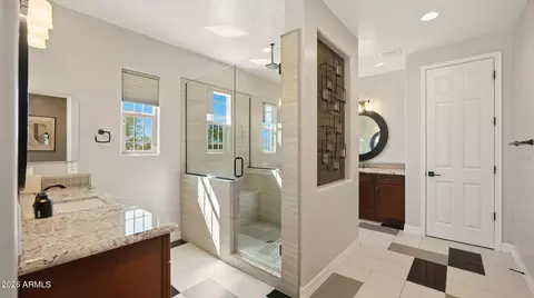 Bath - 4629 E Walter Way, Phoenix, AZ 85050 photo 2 of 5