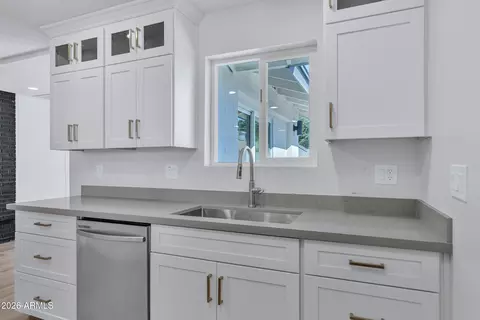 Kitchen - 1266 E La Jolla Dr, Tempe, AZ 85282 photo 2 of 2