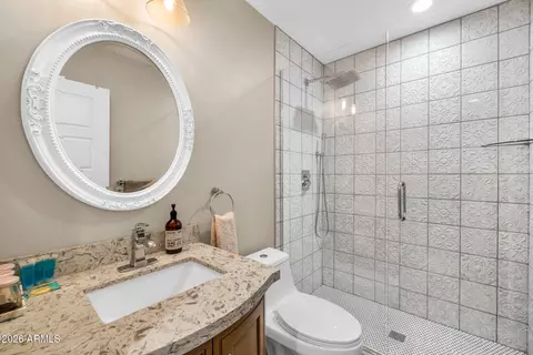 Bath - 4402 E Turney Ave, Phoenix, AZ 85018 photo 4 of 7