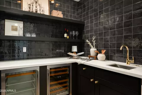 Kitchen - 3912 E Crittenden Ln, Phoenix, AZ 85018 photo 7 of 7