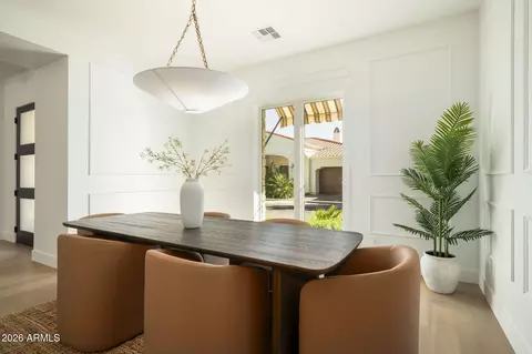 Dining - 3912 E Crittenden Ln, Phoenix, AZ 85018 photo 2 of 2